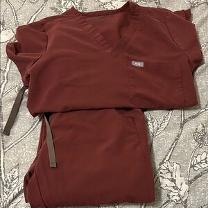 Figs Burgundy Scrub Set